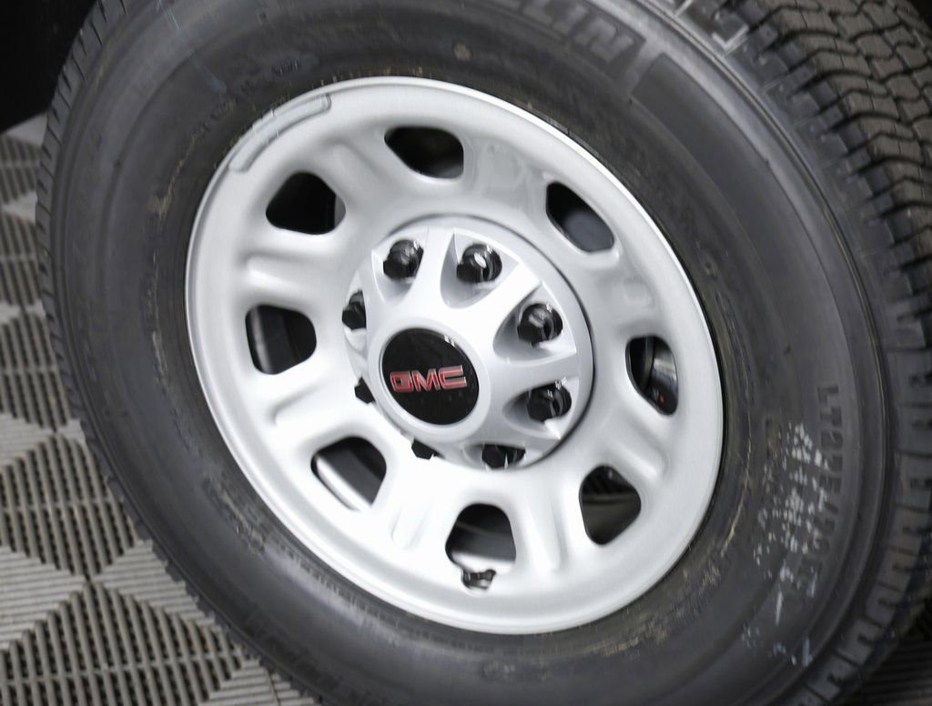 2026 GMC Sierra 2500HD Pro - Photo 8