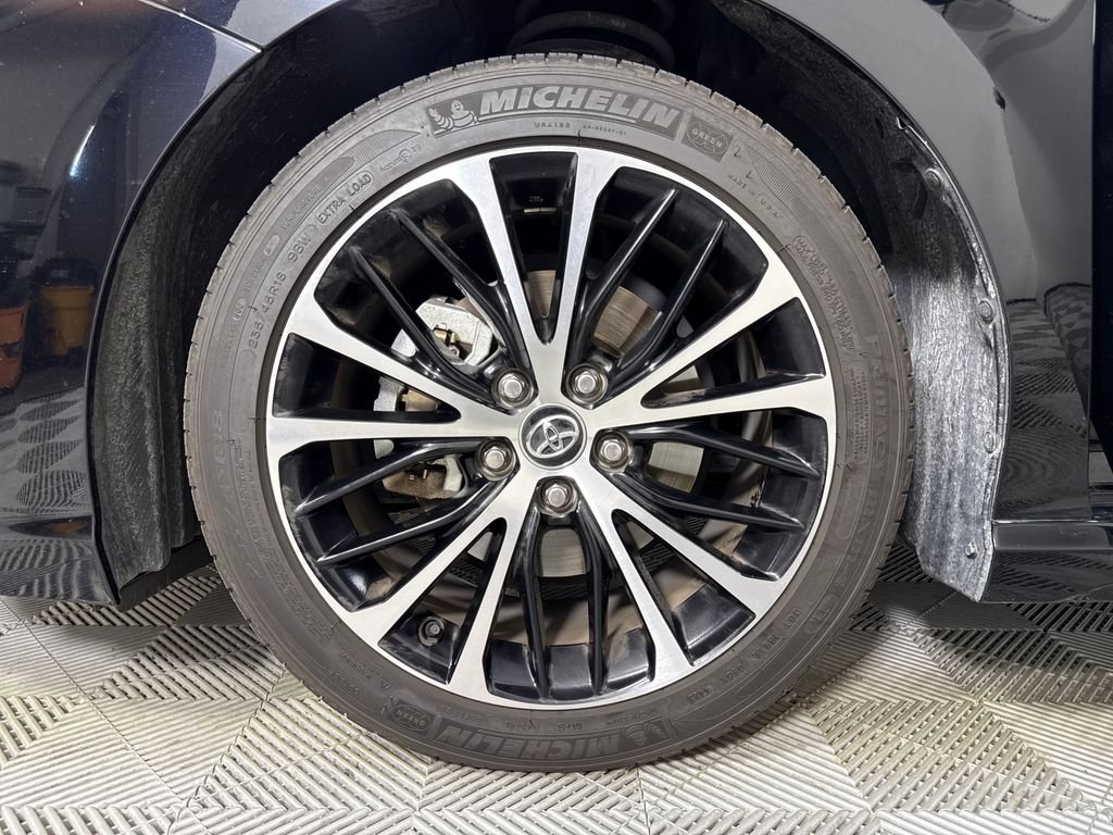 2020 Toyota Camry SE - Photo 21