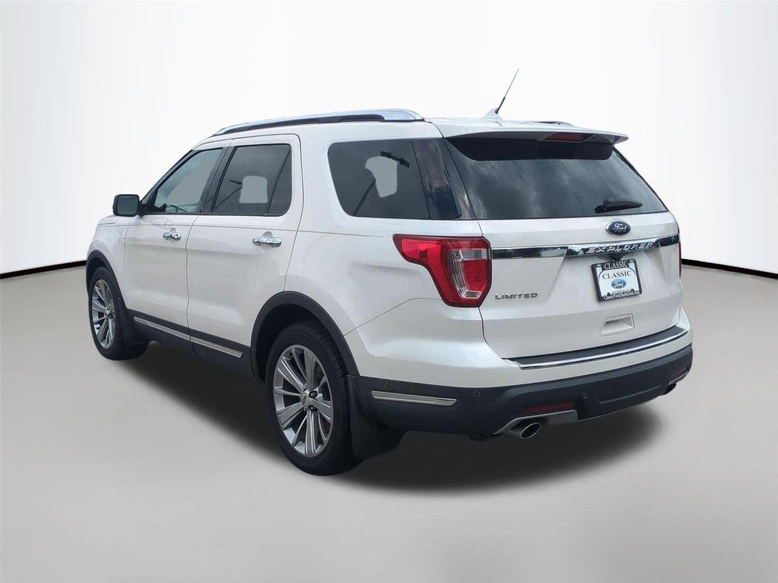 Used 2018 White Platinum Metallic Tri-Coat Ford Limited image 3