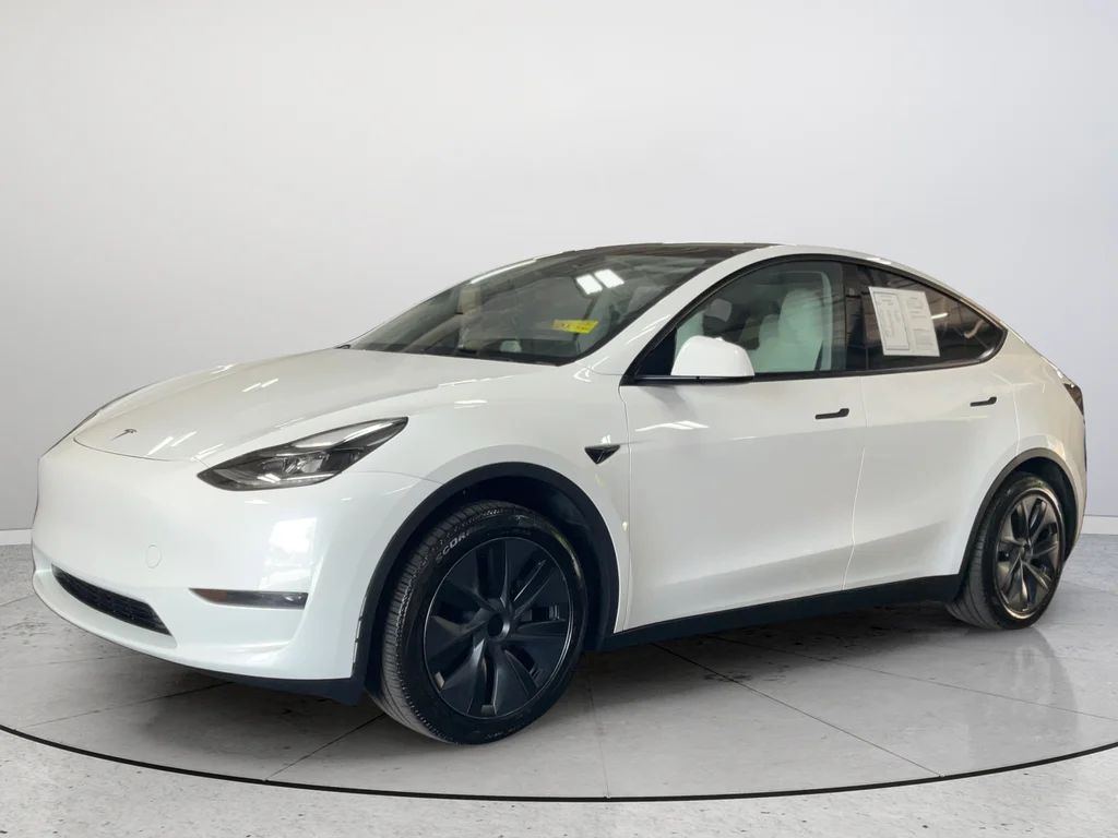 Used 2024 White Tesla Long Range image 4