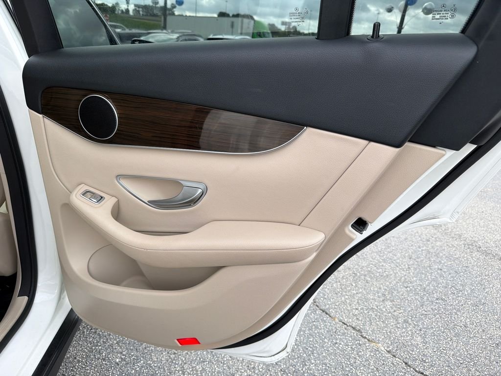 Used 2019  Mercedes-Benz GLC 300 image 16