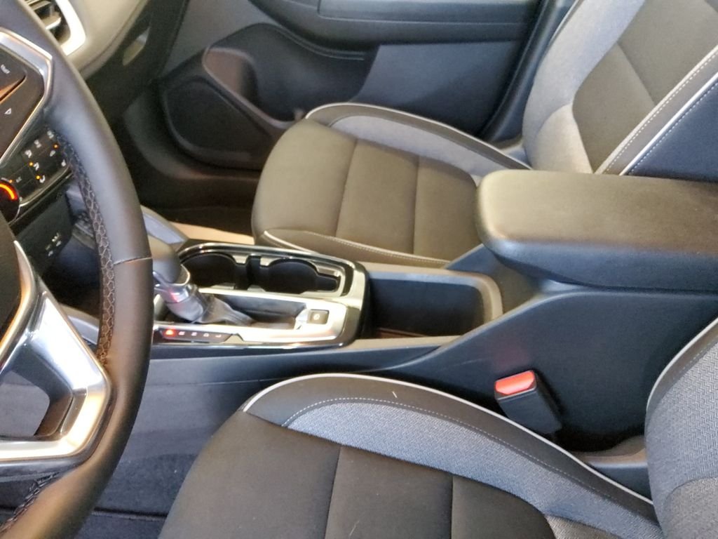 Used 2025 Gray Chevrolet LT image 23