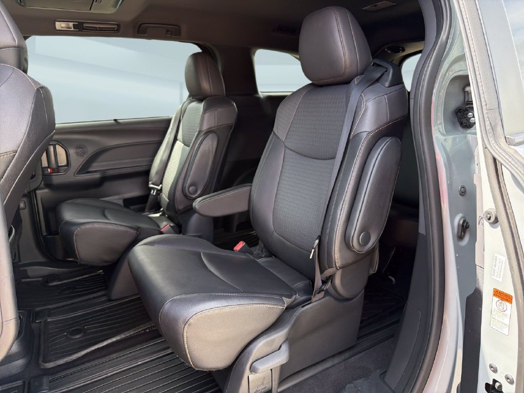 2024 Toyota Sienna Woodland Edition - Photo 28
