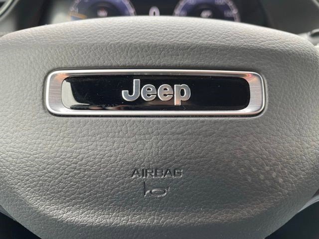 New 2026 Diamond Black Crystal Pearlcoat Jeep Limited image 19