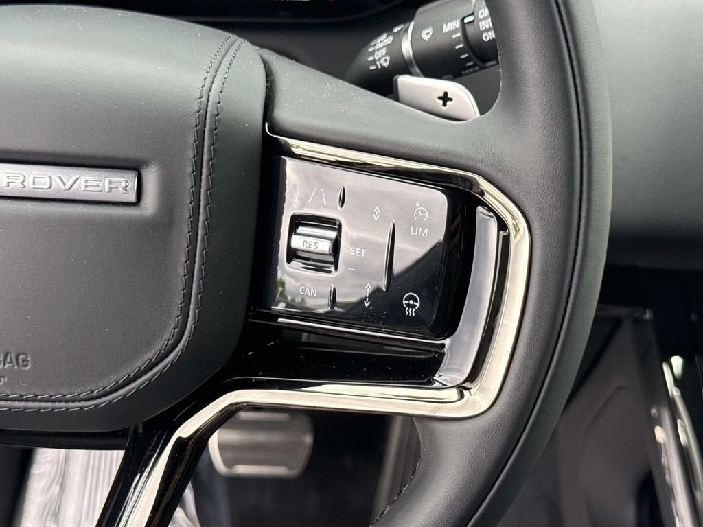 New 2026 Flux Silver Ultra Mettalic Gloss Land Rover Dynamic SE image 6