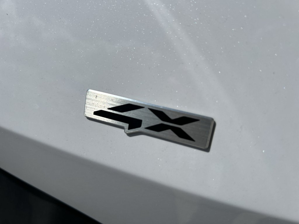 New 2026 Glacial White Pearl Kia LX image 8