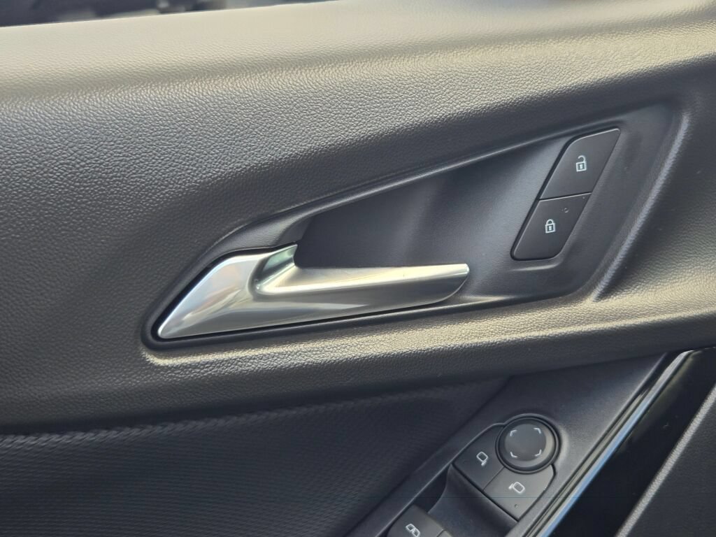 2027 Chevrolet Equinox LT - Photo 17