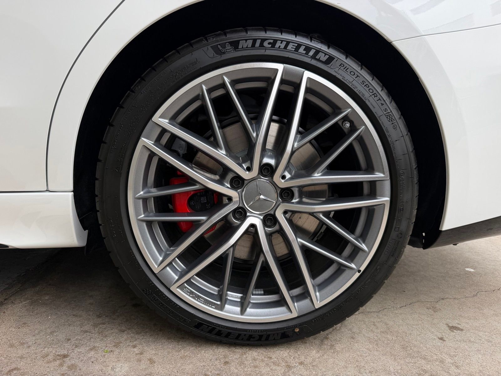 New 2026 MANUFAKTUR Moonlight White Metallic Mercedes-Benz AMG® C 43 4MATIC® Sedan image 21