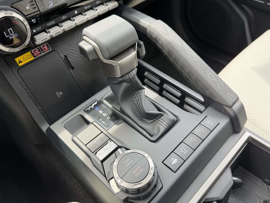 2026 Toyota Tacoma Limited - Photo 6
