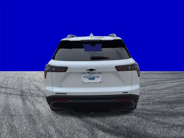 Certified Used 2025 Iridescent Pearl Tricoat Chevrolet RS image 5
