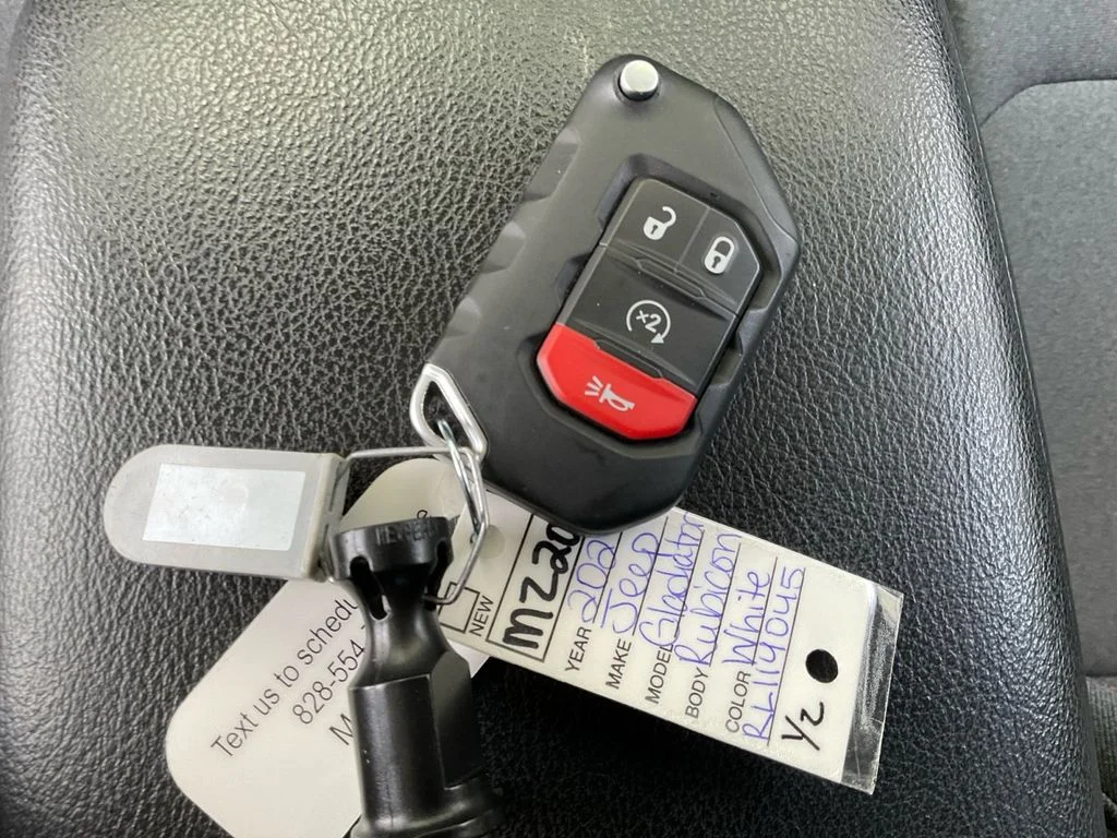 Used 2024 White Jeep Rubicon image 36