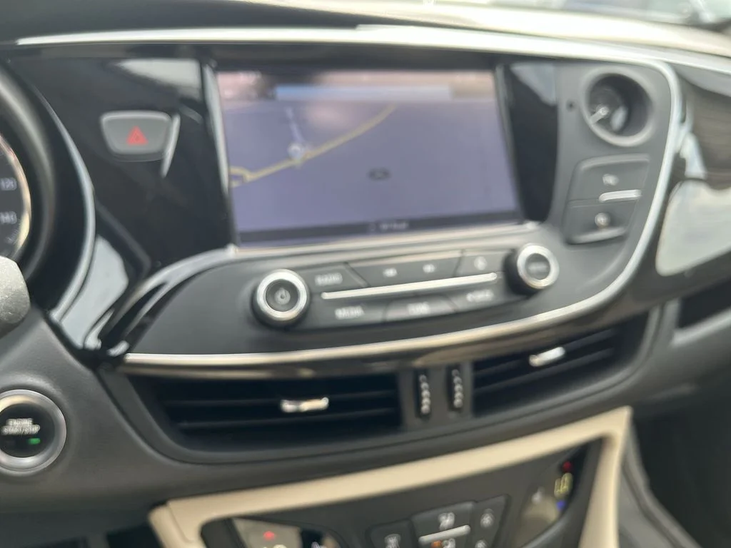 Used 2020 Brown Buick Essence image 16