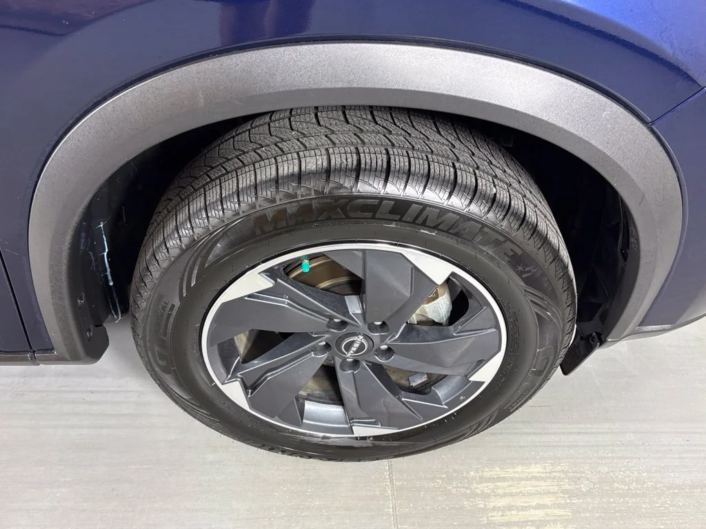Used 2025 Blue Nissan SV image 14