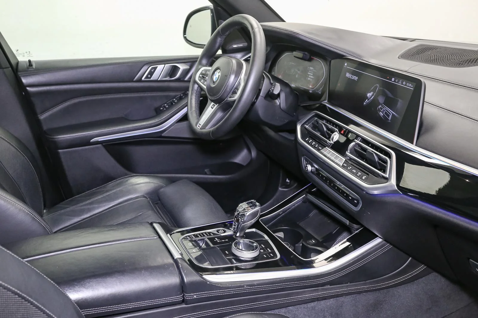 Used 2019 Black Sapphire Metallic BMW xDrive50i image 21