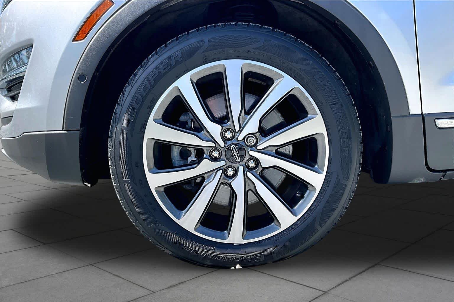 Used 2019 Ingot Silver Lincoln Reserve image 11