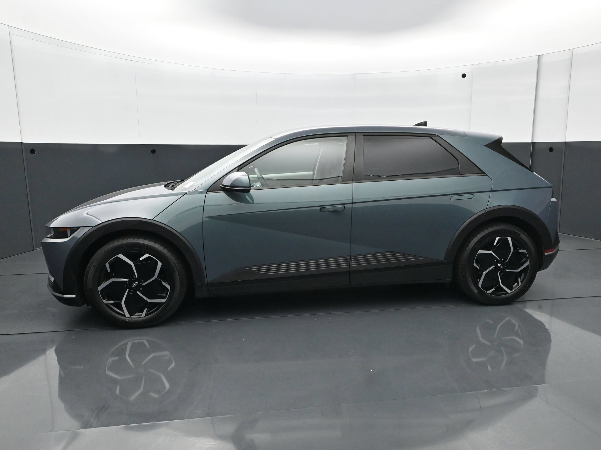 Certified Used 2024 Digital Teal Hyundai SEL AWD image 3