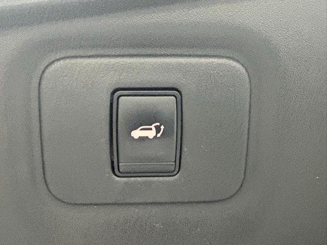 Used 2020 Gray Nissan SL image 10