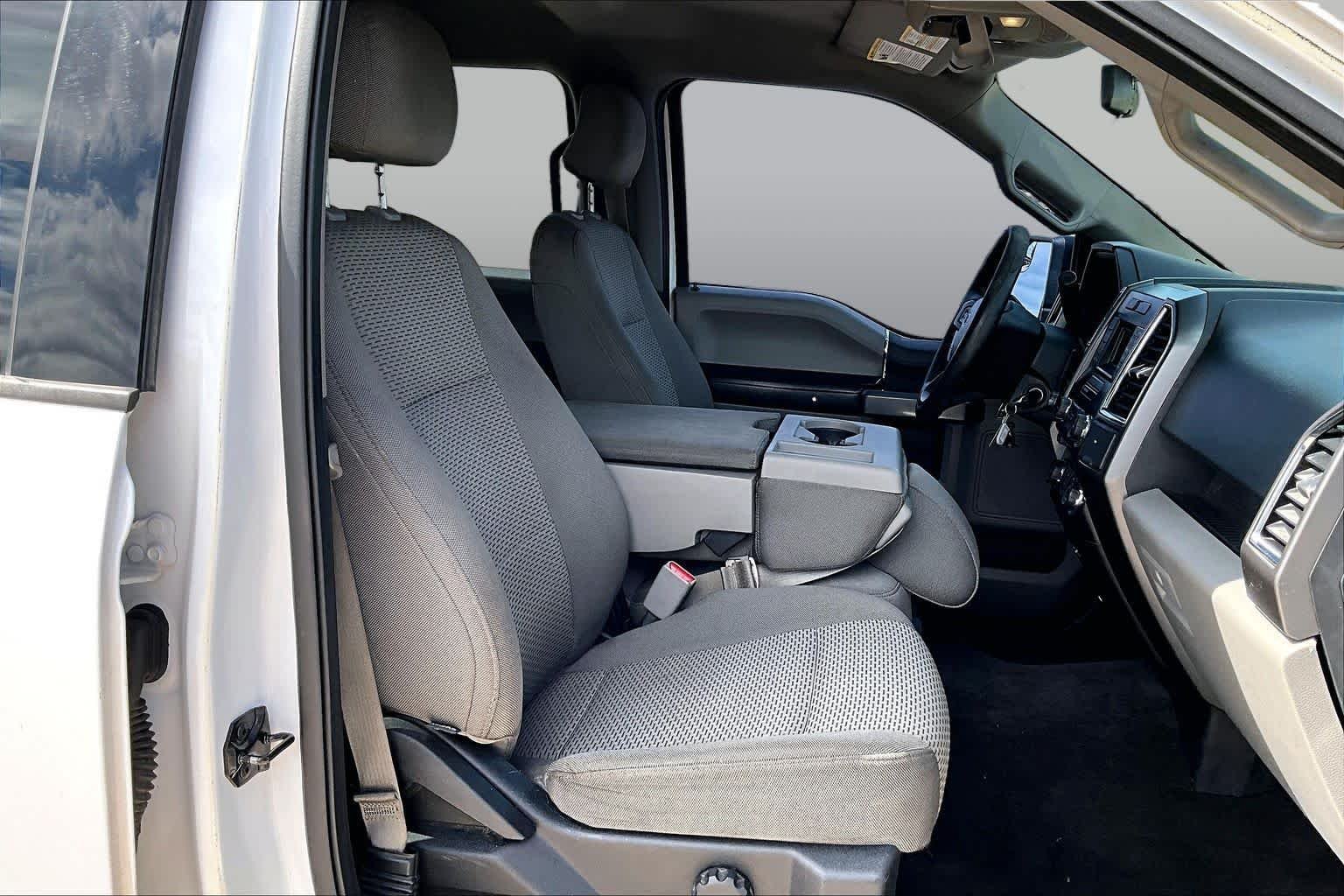 Used 2015 Oxford White Ford XLT image 9