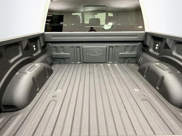 New 2026 Star White Metallic Tri-Coat Ford Platinum® image 28