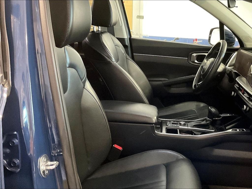Used 2024 Black Kia S image 11