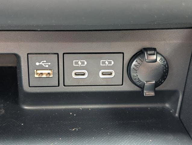 Used 2023  Toyota Platinum image 22