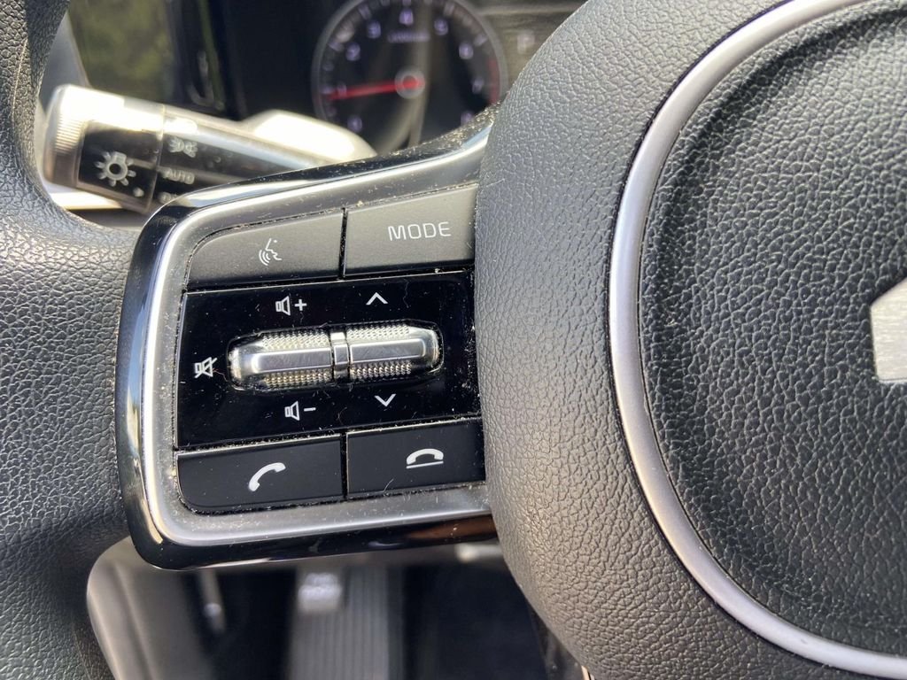 Used 2022 Gray Kia LX image 32