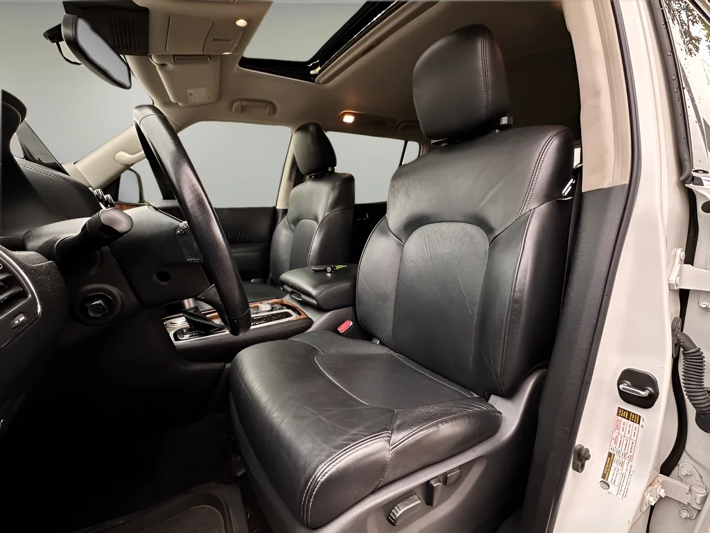 Used 2021 White Nissan SL image 8