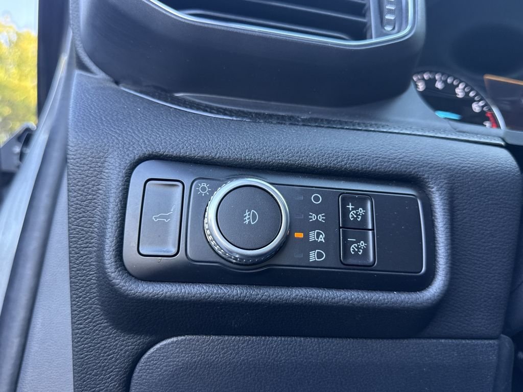 Used 2023 Gray Ford ST-Line image 24