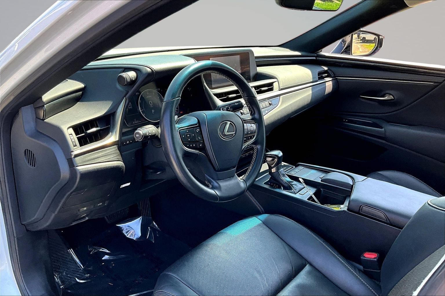 Used 2019 White Lexus 350 image 18