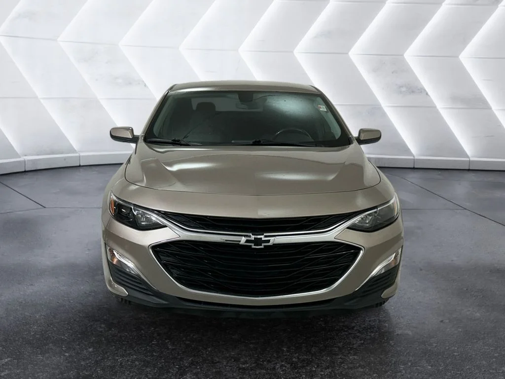 Used 2022 Gray Chevrolet RS image 2