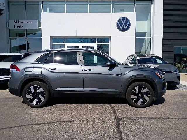 2024 Volkswagen Atlas Cross Sport 2.0T SE w/Tech 4MOTION's photo