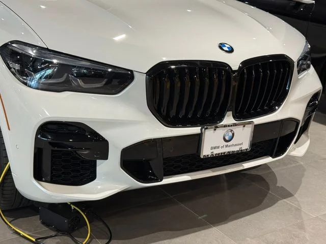 Certified Used 2023 Alpine White BMW xDrive40i image 7