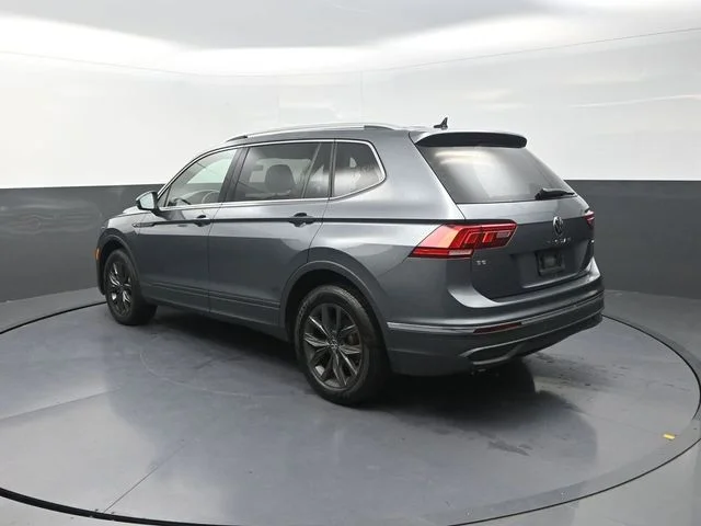 Used 2024  Volkswagen 2.0T SE image 6