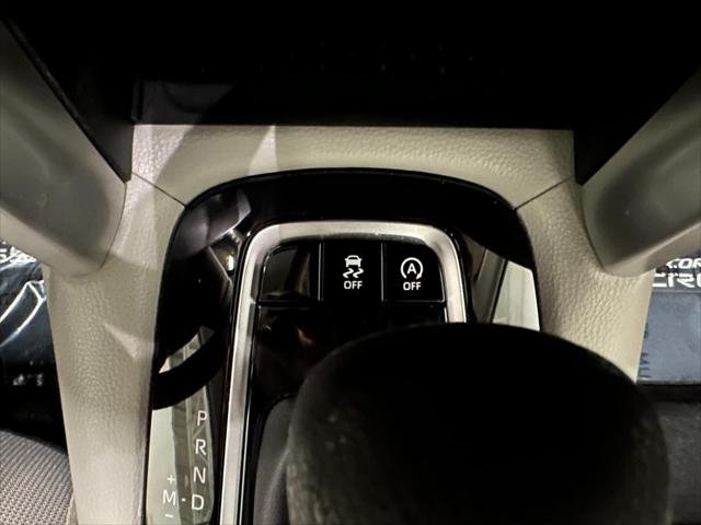 Certified Used 2022 Wind Chill Pearl Toyota L image 24