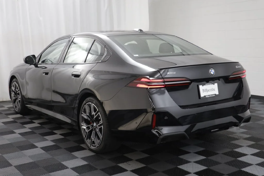 New 2027 BLACK SAPPHIRE BMW 530i xDrive image 16