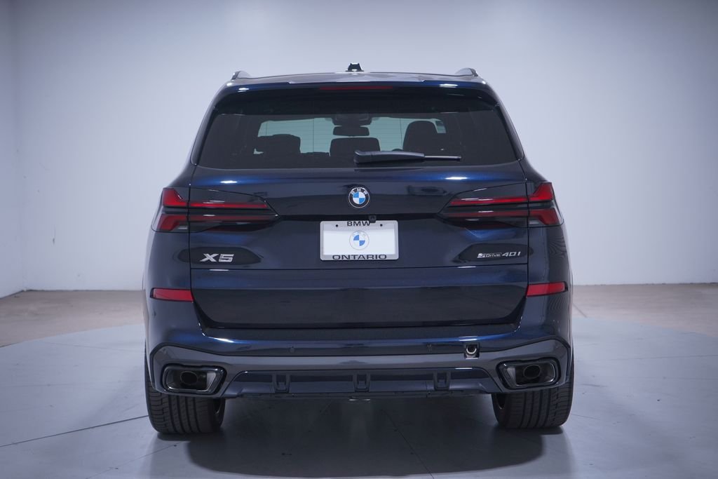 New 2026 Carbon Black Metallic BMW sDrive40i image 5