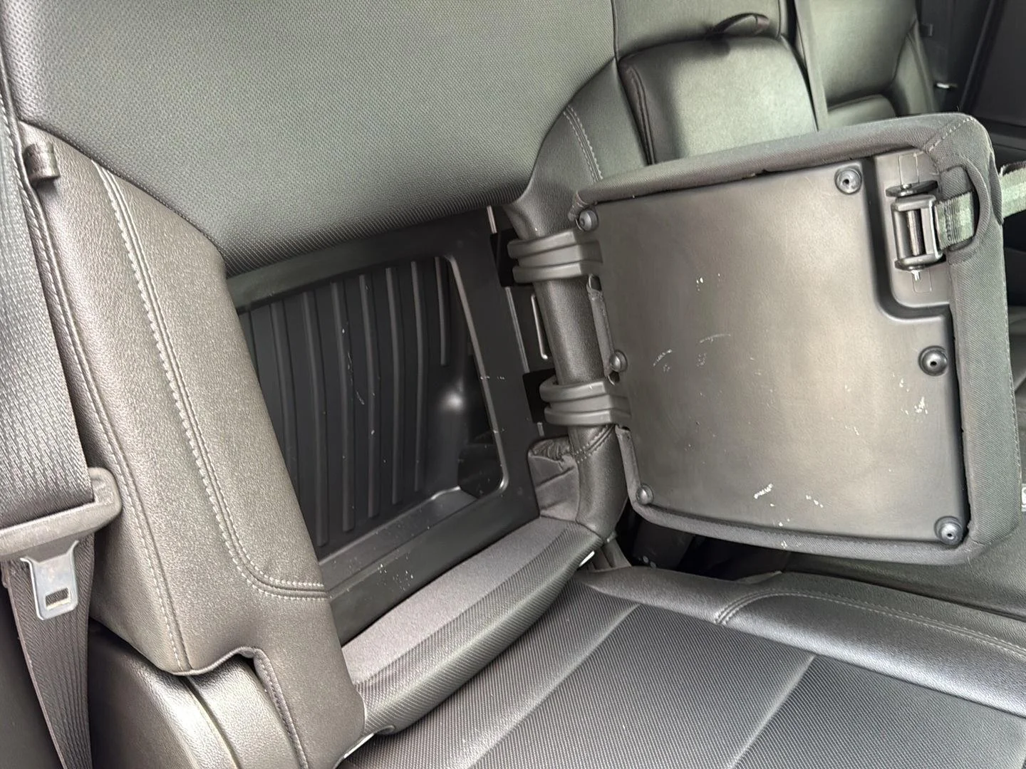 Used 2022 Summit White Chevrolet LTZ image 31