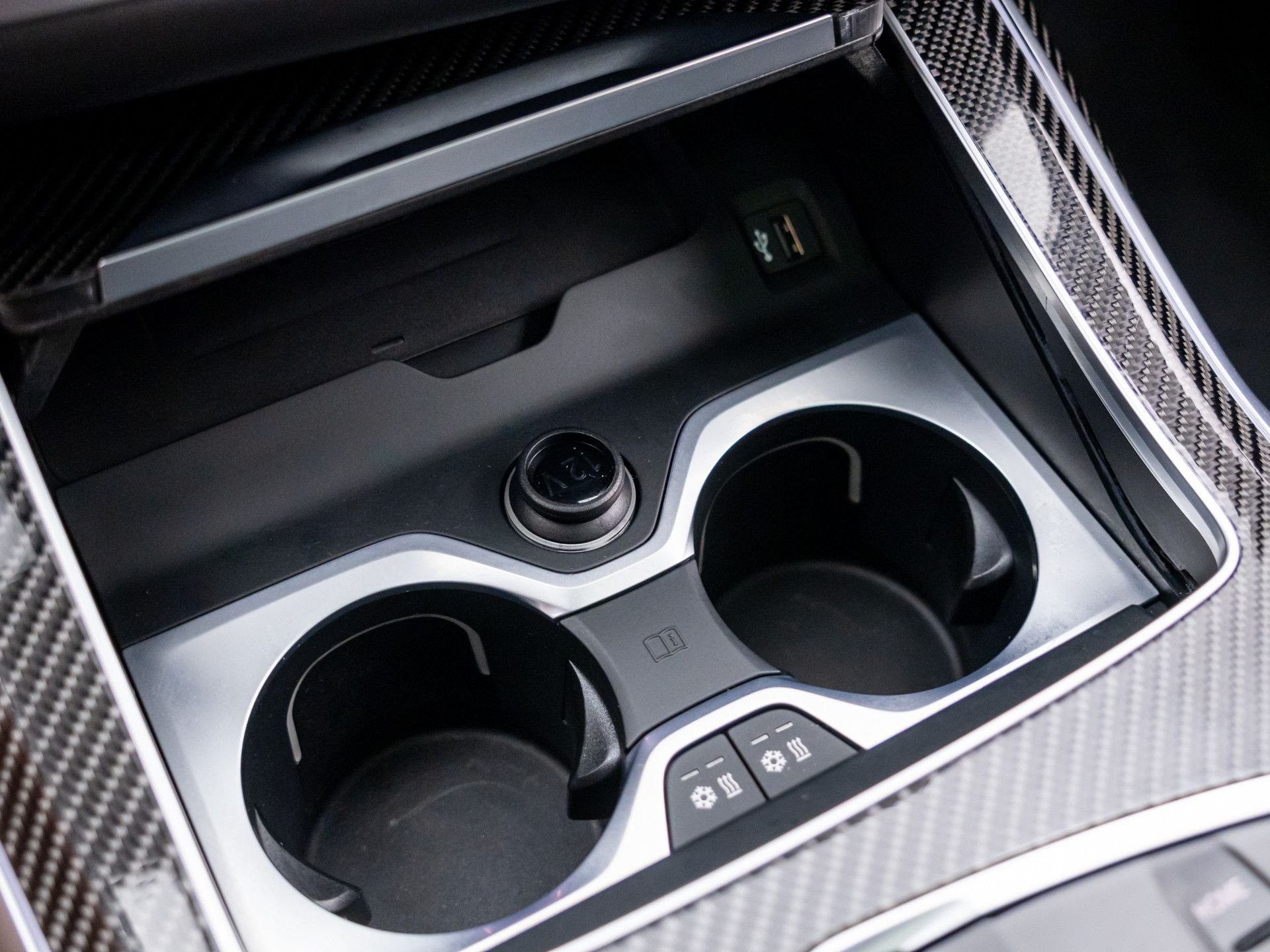 Used 2025 Gray BMW M60i image 31