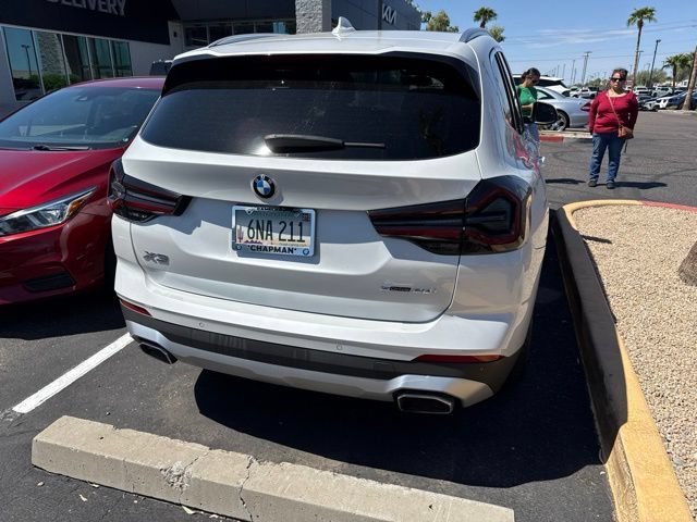 Used 2022 Mineral White Metallic BMW sDrive30i image 4