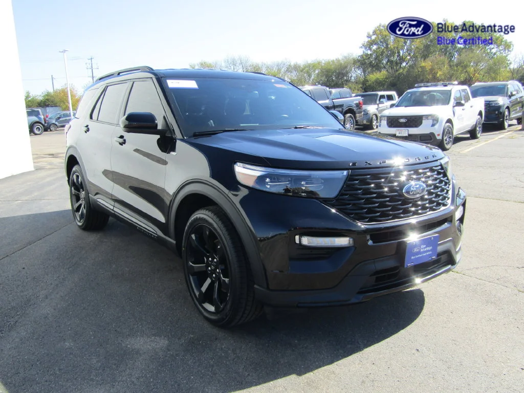 Certified Used 2022 Agate Black Metallic Ford ST-Line image 10