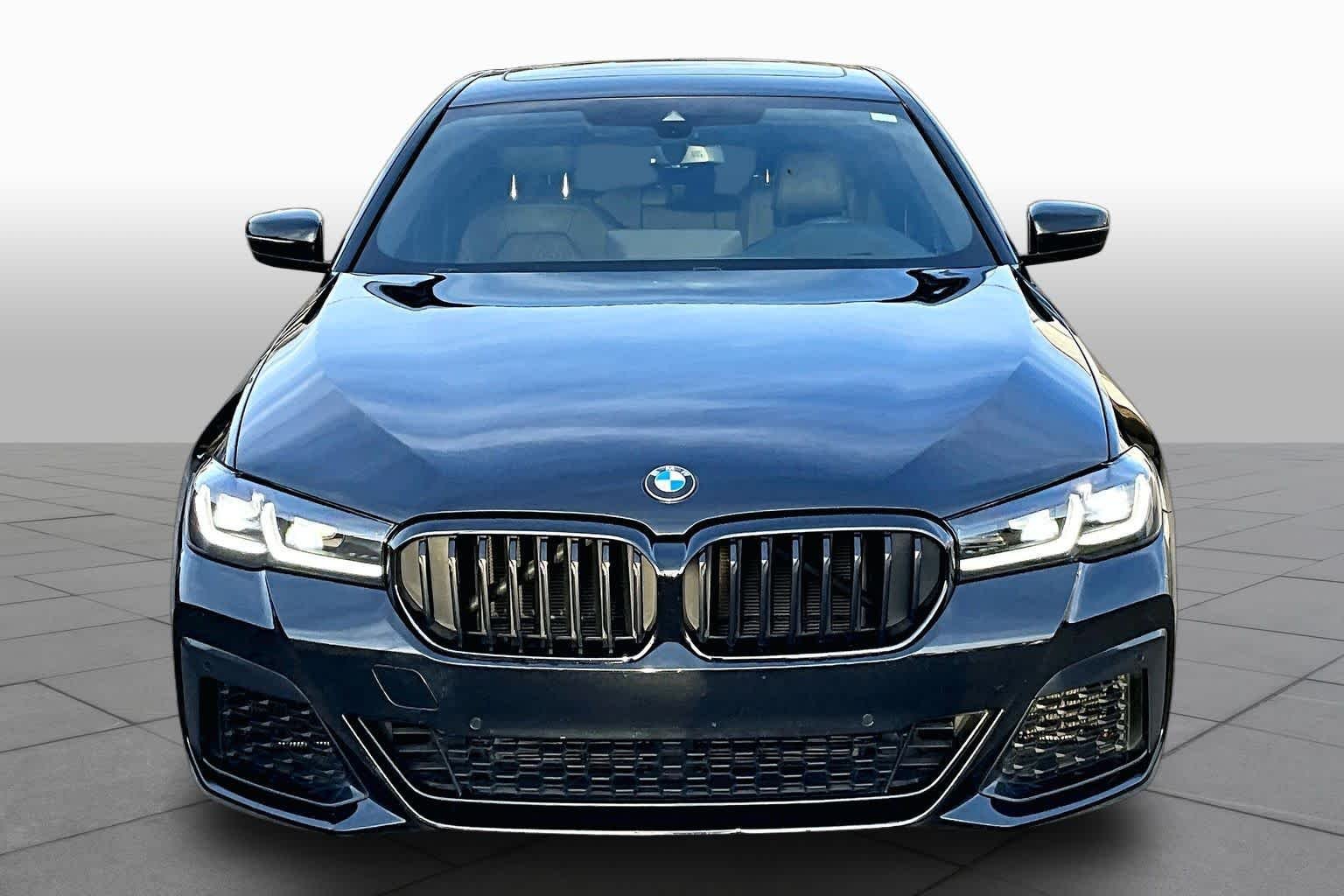 Used 2022 Black Sapphire Metallic BMW 540i image 3