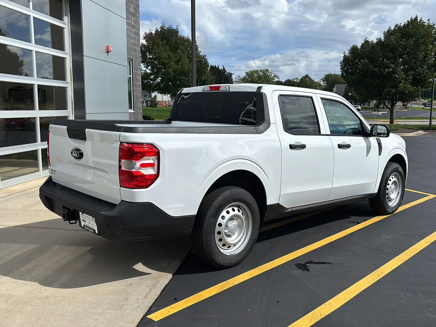 New 2026 Oxford White Ford XL image 6