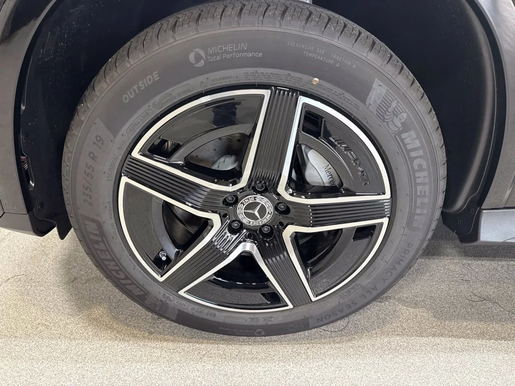 New 2027 Black Mercedes-Benz GLC 300 image 10