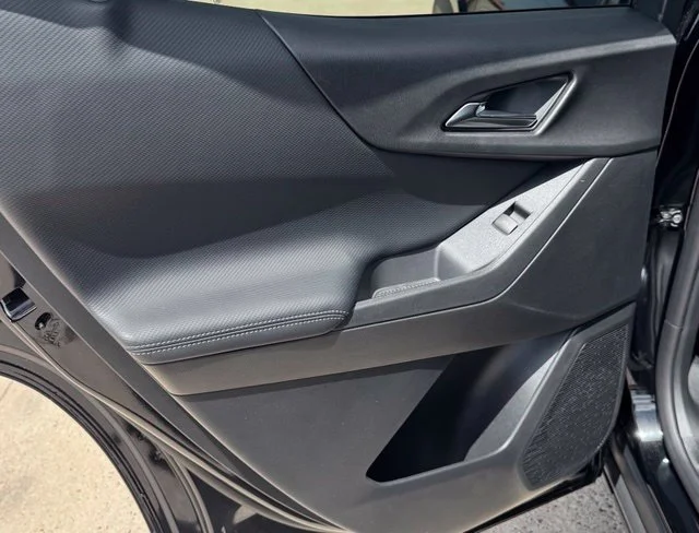 2027 Chevrolet Equinox LT - Photo 8