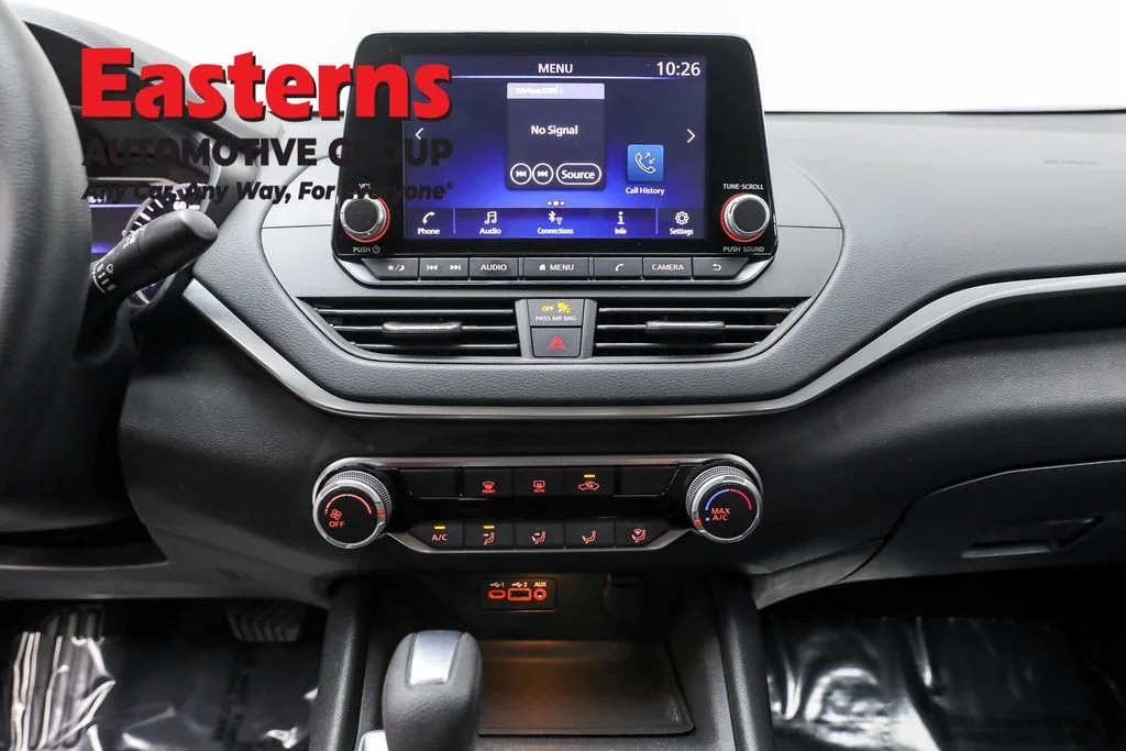 Used 2022 Red Nissan 2.5 SV image 12
