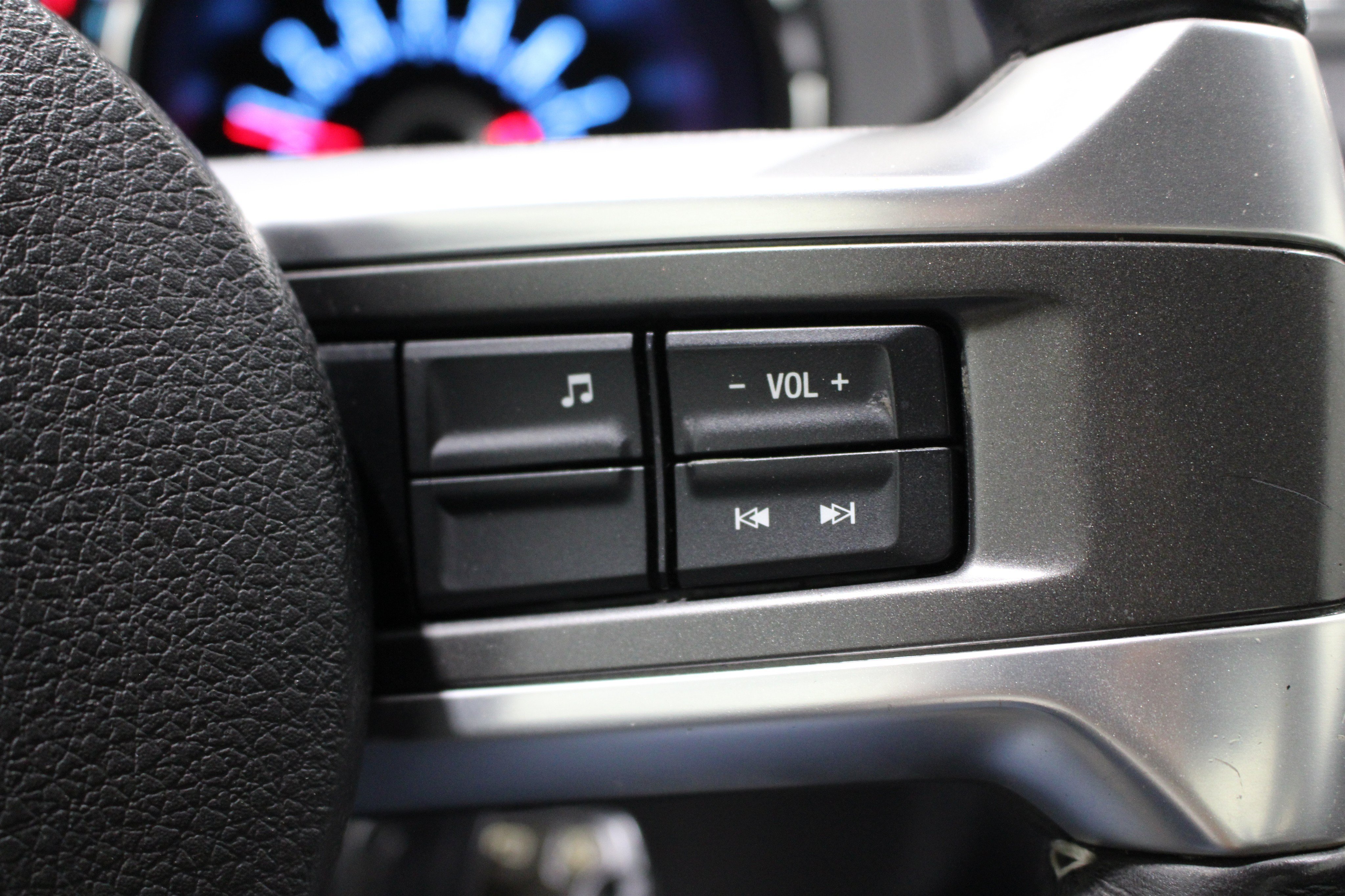 Used 2013 Black Ford V6 image 13