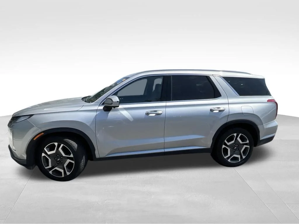 Used 2024 Silver Hyundai SEL image 5