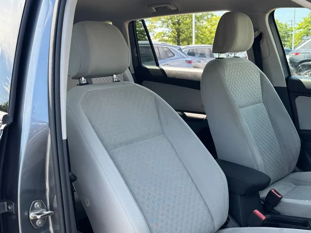 Used 2018 Gray Volkswagen 2.0T S image 26