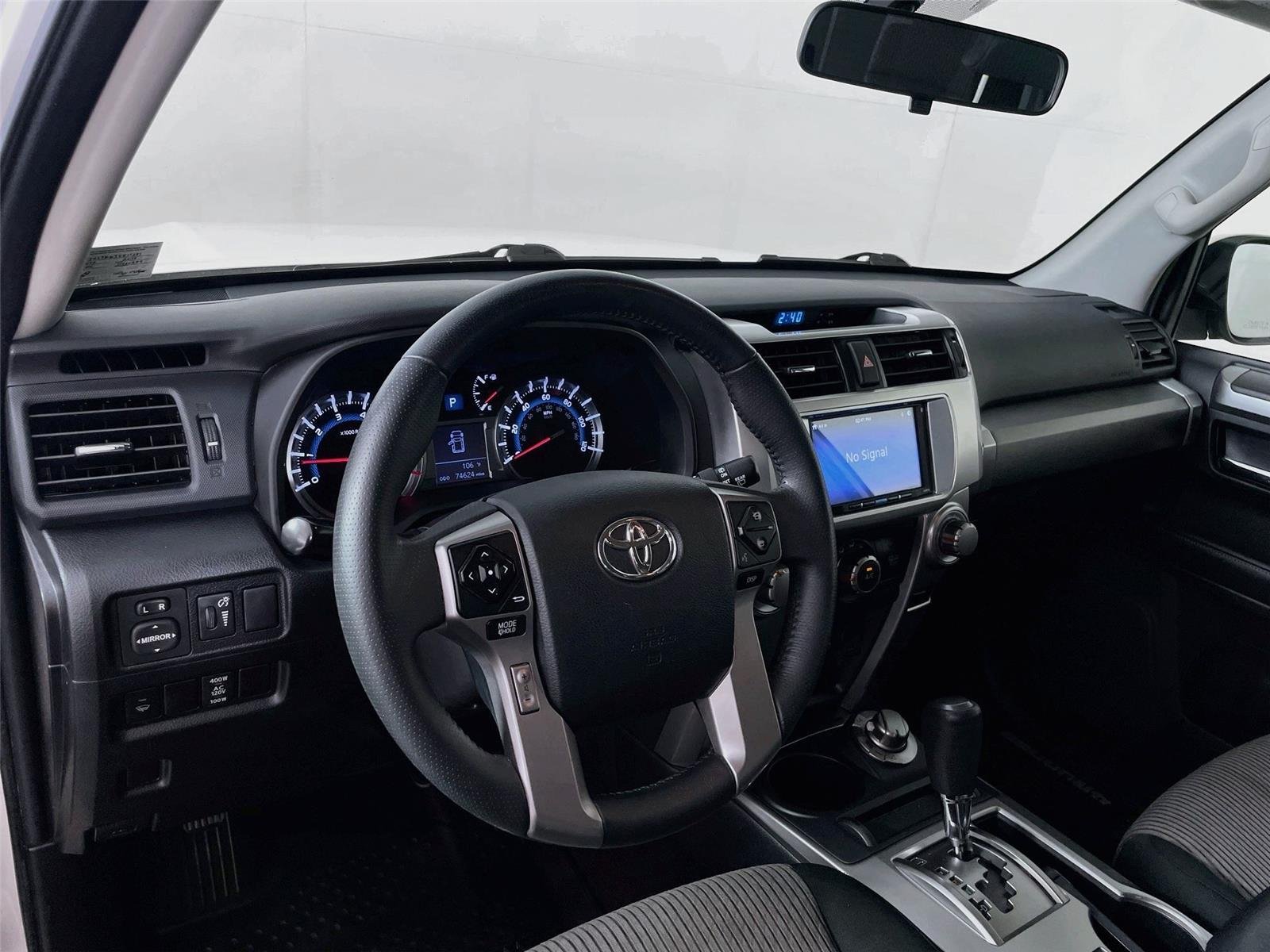 Used 2018 Super White Toyota SR5 image 12