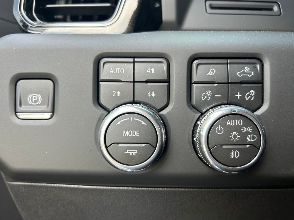 Used 2026 Silver GMC AT4 image 19